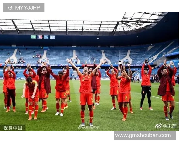 加拿大籍足球明星的辉煌成就与未来发展展望